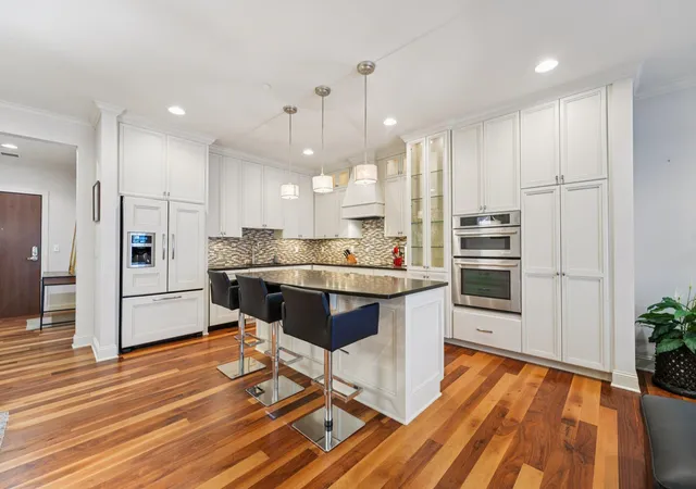 3rd image of 875 Lake St N #212, Wayzata, MN 55391 | MLS# 7112833
