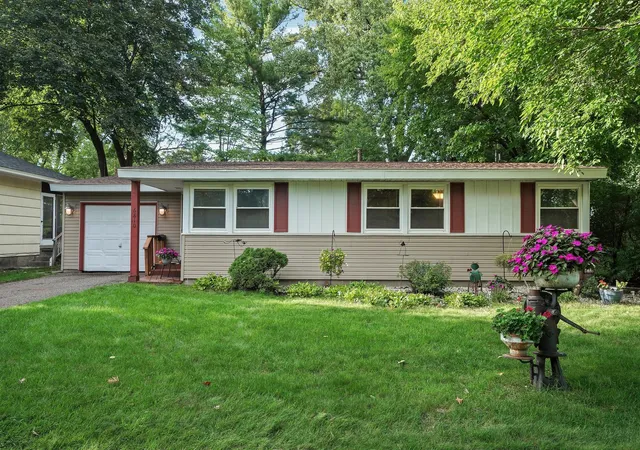 Photo 2 of Single family home for sale at 6810 W 23rd Street, Minneapolis, MN 55426 | MLS# 7112853 | Listing updated on 2026-10-08