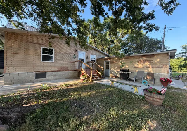 Photo 1 of Single family home for sale at 194 40th Avenue, Hills, MN 56138 | MLS# 7112869 | Listing updated on 2026-07-22