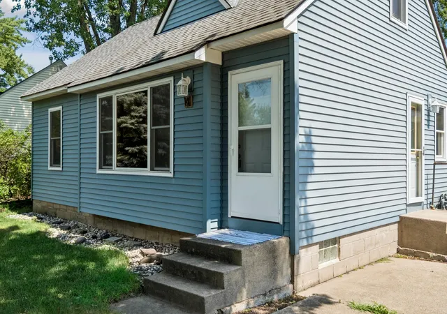 4th image of 14 Pine Dr, Circle Pines, MN 55014 | MLS# 7112886