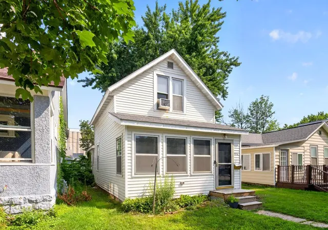 Photo 3 of Sale Pending at 556 W 5th Street, Winona, MN 55987 | MLS# 7112891 | Listing updated on 2026-10-02