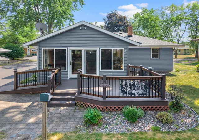 Photo 1 of Sale Pending at 2121 Radatz Ave, Saint Paul, MN 55109 | MLS# 7112892 | Listing updated on 2026-08-21