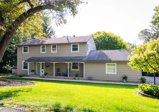 Photo 2 of Single family home for sale at 1440 Woodland Dr Sw, Rochester, MN 55902 | MLS# 7112905 | Listing updated on 2026-08-20