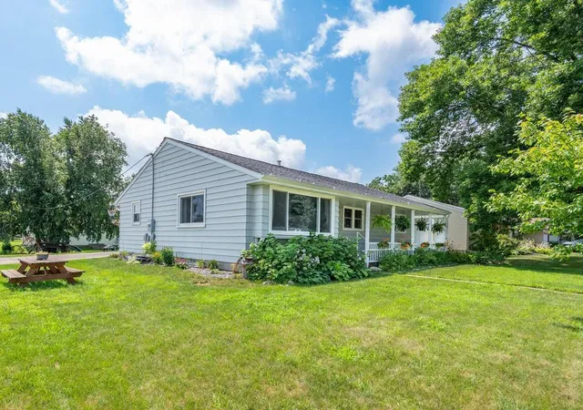2nd image of 2024 11th St E, Glencoe, MN 55336 | MLS# 7112906