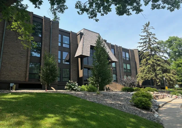 Condo for sale at 6075 Lincoln Dr #201, Minneapolis, MN 55436 | MLS# 7112913