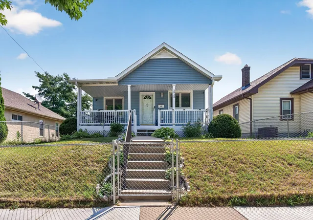 Photo 1 of Sale Pending at 3838 Dupont Ave N, Minneapolis, MN 55412 | MLS# 7112925 | Listing updated on 2026-08-17