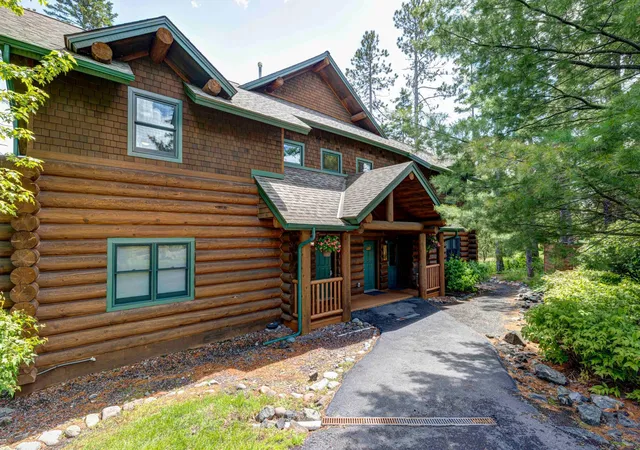Photo 3 of Townhouse for sale at 2826 Highway 61 #410A, Two Harbors, MN 55616 | MLS# 7112961 | Listing updated on 2026-07-24