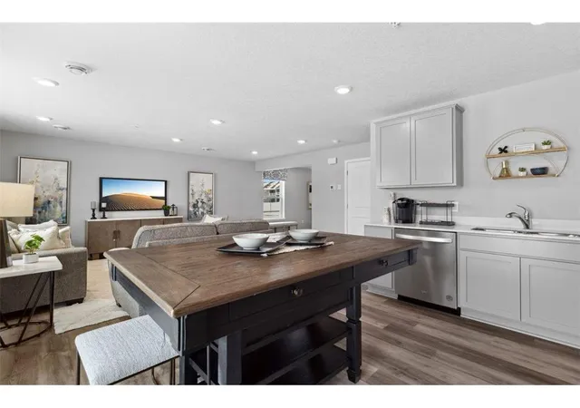 Photo 3 of Single family home for sale at 13743 Victoria Meadows Ct, Rosemount, MN 55068 | MLS# 7112968 | Listing updated on 2026-09-21