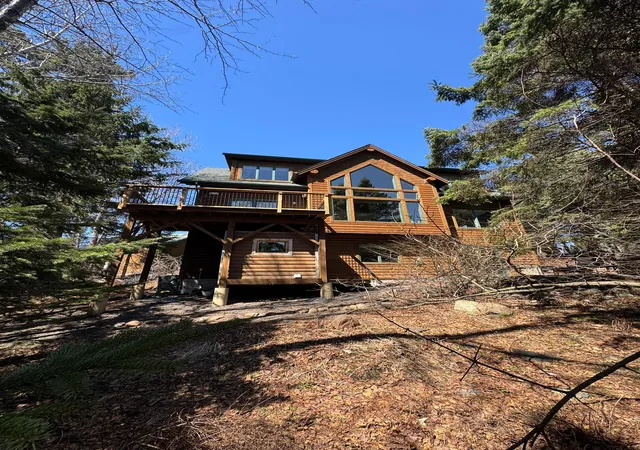 Photo 3 of Single family home for sale at 2472 Cliff View Cir, Two Harbors, MN 55616 | MLS# 7112972 | Listing updated on 2026-08-04