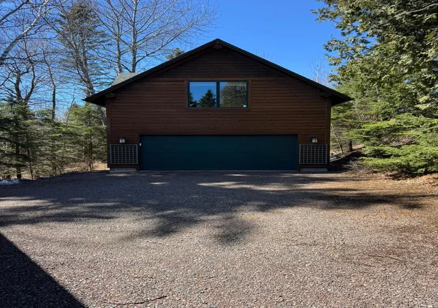 Photo 3 of Single family home for sale at 2472 Cliff View Cir, Two Harbors, MN 55616 | MLS# 7112972 | Listing updated on 2026-08-04