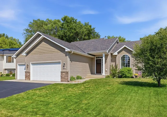 2nd image of 806 3rd Ave Se, Cold Spring, MN 56320 | MLS# 7113048