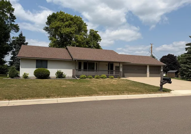 1st image of 10 George St E, Maple Lake, MN 55358 | MLS# 7113057