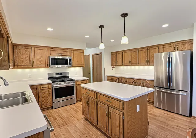 Photo 3 of Single family home for sale at 10 George St E, Maple Lake, MN 55358 | MLS# 7113057 | Listing updated on 2026-09-28