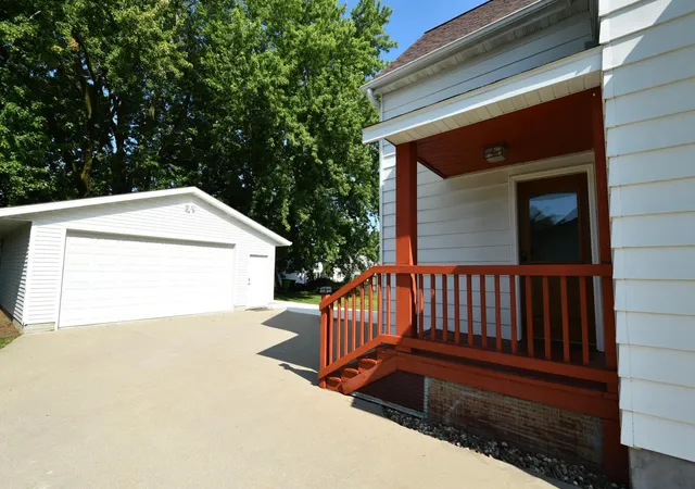 2nd image of 342 2nd Ave, Zumbrota, MN 55992 | MLS# 7113079