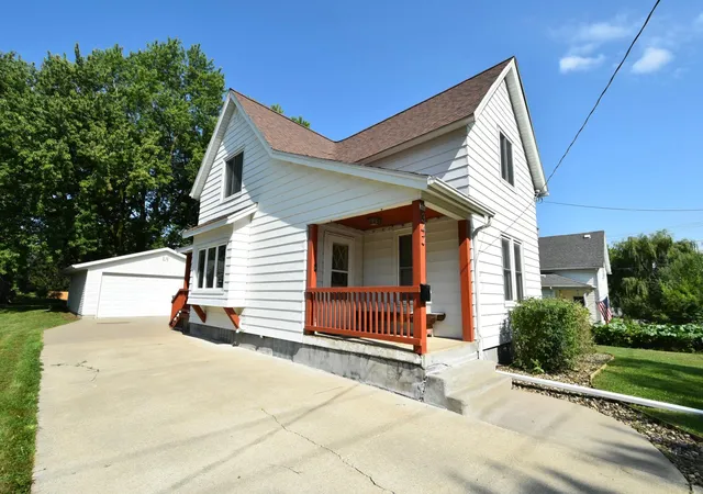 Photo 3 of Sale Pending at 342 2nd Avenue, Zumbrota, MN 55992 | MLS# 7113079 | Listing updated on 2026-09-05