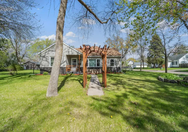 1st image of 1019 Ash St, Alexandria, MN 56308 | MLS# 7113100