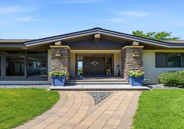 Photo 4 of Single family home for sale at 9770 210th Street Ct N, Forest Lake, MN 55025 | MLS# 7113115 | Listing updated on 2026-08-27
