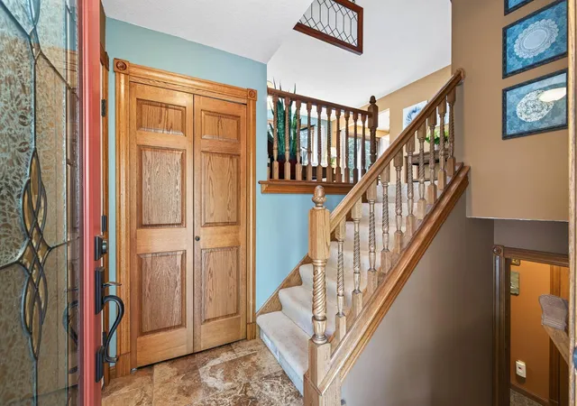 Photo 3 of Sale Pending at 1838 Kathryn Cir, Saint Paul, MN 55122 | MLS# 7113130 | Listing updated on 2026-08-19