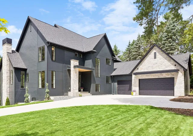 2nd image of 2980 Washta Bay Ct, Excelsior, MN 55331 | MLS# 7113135