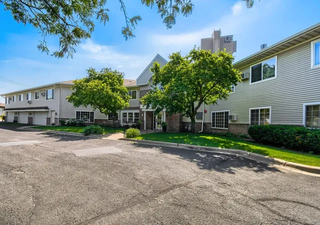 Photo 1 of Sale Pending at 1729 6th Street Ne #9, Minneapolis, MN 55413 | MLS# 7113149 | Listing updated on 2026-08-27
