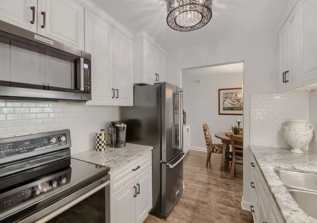 Listing Photo 4 - Condo for sale in building located at 1729 6Th St Ne, Minneapolis, MN 55413 - Unit #9