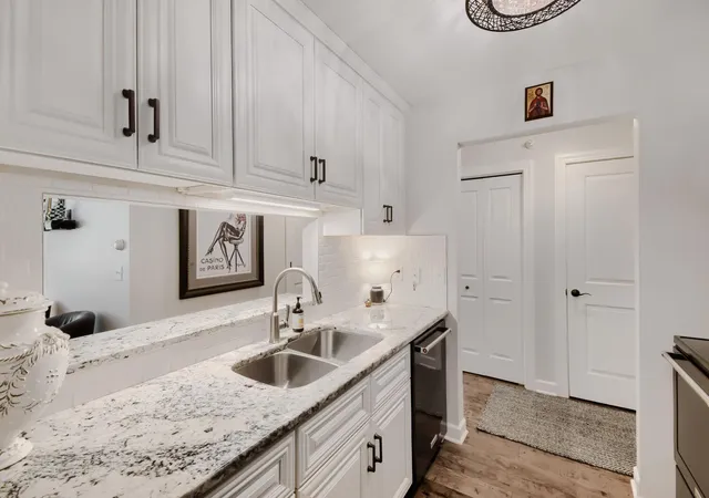 Listing Photo 5 - Condo for sale in building located at 1729 6Th St Ne, Minneapolis, MN 55413 - Unit #9