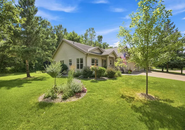 2nd image of 27732 Woodland Dr, Chisago City, MN 55013 | MLS# 7113155