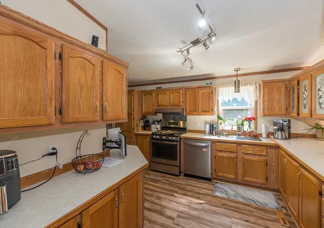 Photo 3 of Sale Pending at 14060 Inglewood Dr, Baxter, MN 56425 | MLS# 7113165 | Listing updated on 2026-09-26