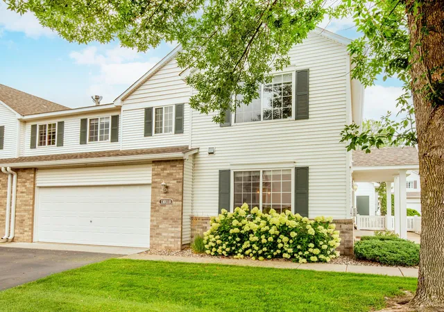 2nd image of 11011 Oak Grove Cir #B, Saint Paul, MN 55129 | MLS# 7113167