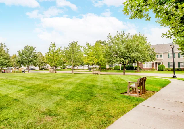 Photo 4 of Single family home for sale at 11011 Oak Grv Cir #B, Saint Paul, MN 55129 | MLS# 7113167 | Listing updated on 2026-08-28