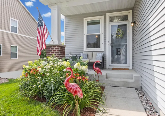Photo 3 of Single family home for sale at 1624 Hackberry Ct, Carver, MN 55315 | MLS# 7113168 | Listing updated on 2026-08-21