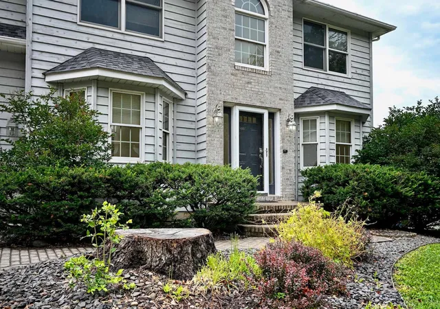 Photo 2 of Single family home for sale at 1555 48th Avenue, Winona, MN 55987 | MLS# 7113201 | Listing updated on 2026-09-02