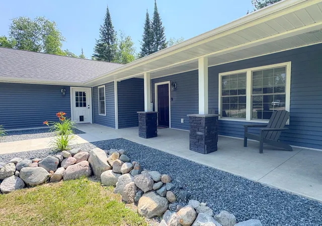 Photo 4 of Single family home for sale at 12968 Edgewater Rd NW, Bemidji, MN 56601 | MLS# 7113239 | Listing updated on 2026-08-20