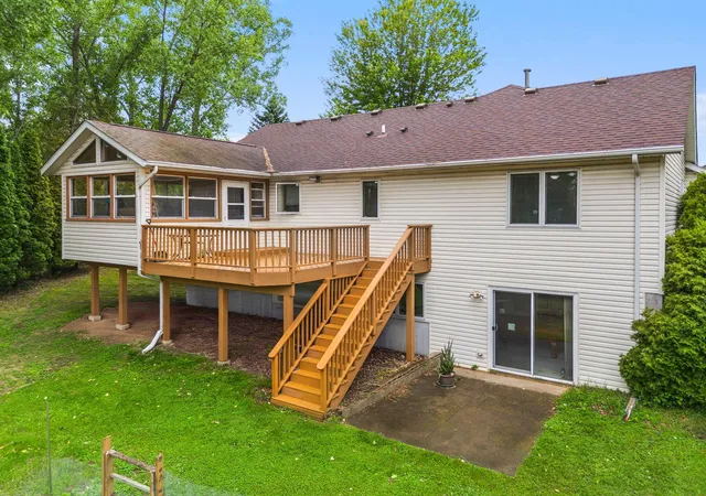 Photo 3 of Sale Pending at 1242 Myrtle St N, Saint Paul, MN 55119 | MLS# 7113245 | Listing updated on 2026-09-06