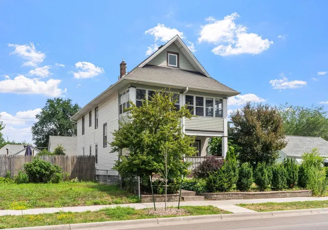 Multi family home for sale at 1149 Minnehaha Ave E, Saint Paul, MN 55106 | MLS# 7113268