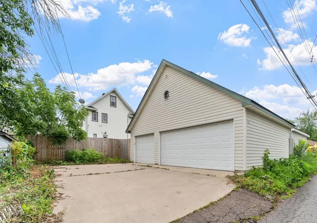 Photo 2 of House for sale at 1149 Minnehaha Ave E, Saint Paul, MN 55106 | MLS# 7113268 | Listing updated on 2026-10-03