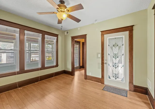 Photo 4 of House for sale at 1149 Minnehaha Ave E, Saint Paul, MN 55106 | MLS# 7113268 | Listing updated on 2026-10-03