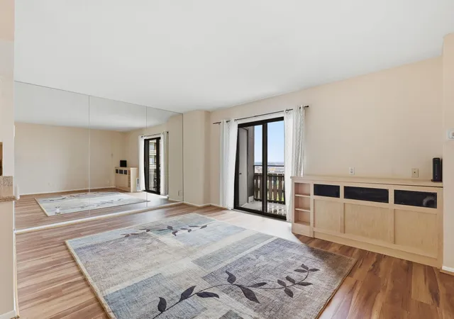 Photo 4 of Condo for sale at 410 Groveland Ave #2003, Minneapolis, MN 55403 | MLS# 7113280 | Listing updated on 2026-09-24