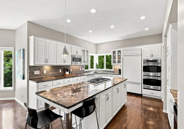 Photo 2 of Single family home for sale at 856 Great Oaks Trl, Saint Paul, MN 55123 | MLS# 7113291 | Listing updated on 2026-10-12