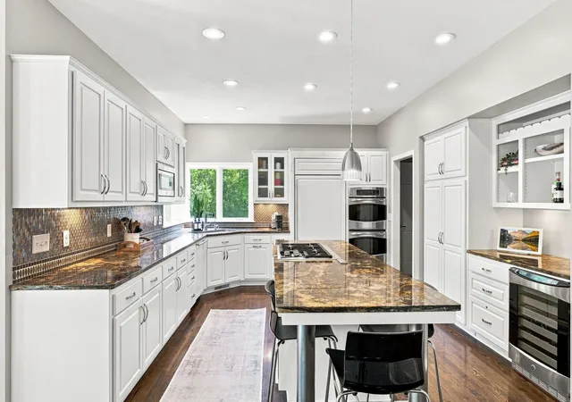 Photo 4 of Single family home for sale at 856 Great Oaks Trl, Saint Paul, MN 55123 | MLS# 7113291 | Listing updated on 2026-10-12