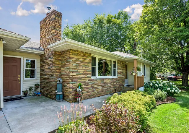 4th image of 23235 Oakdale Dr, Rogers, MN 55374 | MLS# 7113292