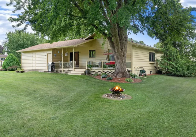 3rd image of 545 Crestview Ln, Owatonna, MN 55060 | MLS# 7113293