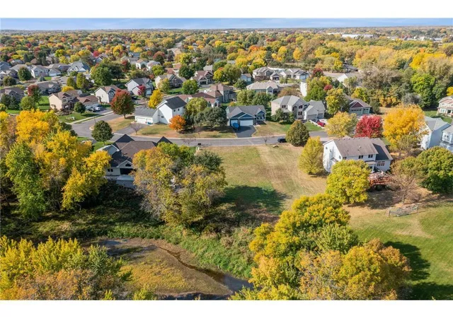 4th image of 18125 Concord Cir Nw, Elk River, MN 55330 | MLS# 7113305