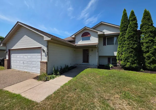 1st image of 25782 Goldfinch Ave, Wyoming, MN 55092 | MLS# 7113306