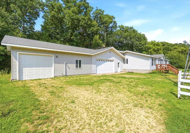 2nd image of 1041 220th Ave, New Richmond, WI 54017 | MLS# 7113307