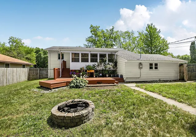 Photo 2 of Sale Pending at 1005 25th Avenue N, Saint Cloud, MN 56303 | MLS# 7113320 | Listing updated on 2026-08-21