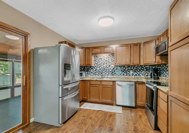 Photo 4 of Sale Pending at 1005 25th Avenue N, Saint Cloud, MN 56303 | MLS# 7113320 | Listing updated on 2026-08-21