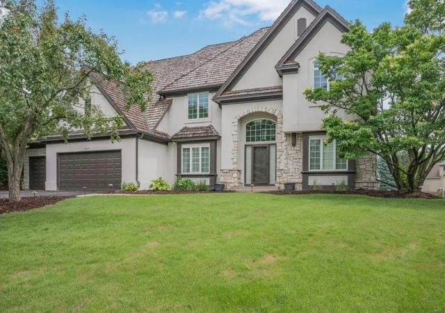 4th image of 10451 White Tail Xing, Eden Prairie, MN 55347 | MLS# 7113323