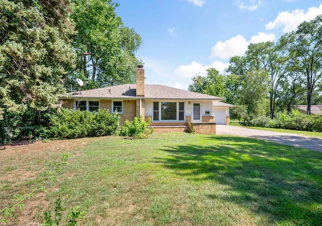 1st image of 10743 Zenith Ave S, Bloomington, MN 55431 | MLS# 7113339