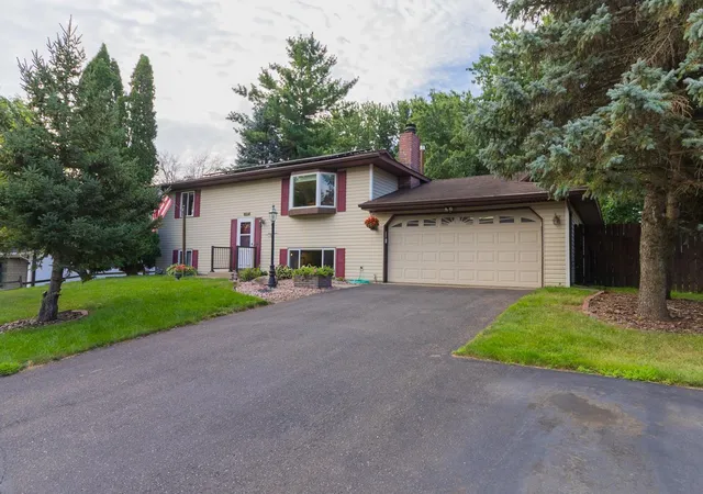 1st image of 1388 Amaryllis Ln, Eagan, MN 55123 | MLS# 7113385